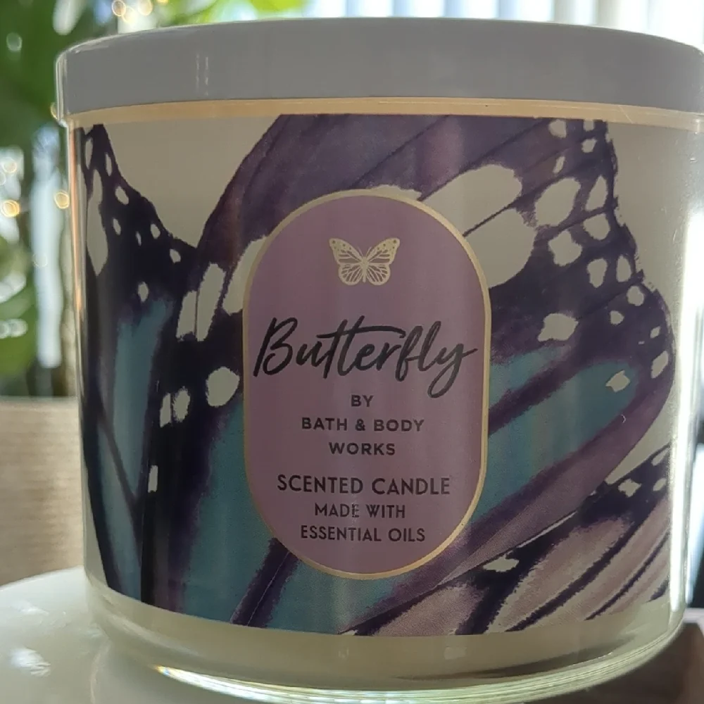 💜White Barn Wooden 💜3piece Display Crate with Logo With Two BUTTERFLY CANDLES - Picture 2 of 2